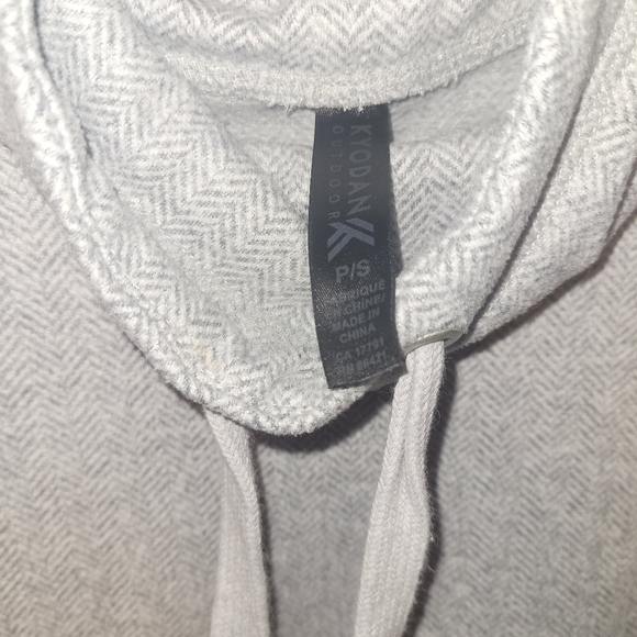 Kyodan Cowl Neck shirt - Picture 2 of 2